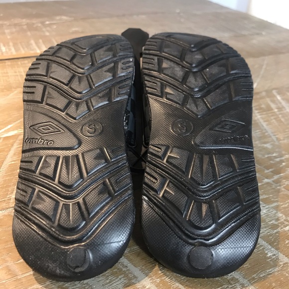 Umbro slides size small NWT - Picture 4 of 4